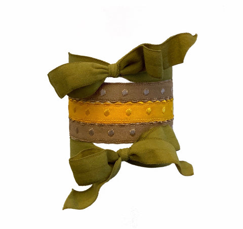 Maria Set by Bandtz in Green and Yellow. Five hair ties. Two matte hair bows in cargo green, three demi-dot hairties in yellow and olive. Strong elastic hair tie. Fashion hair accessory. Hair ties for workouts. 